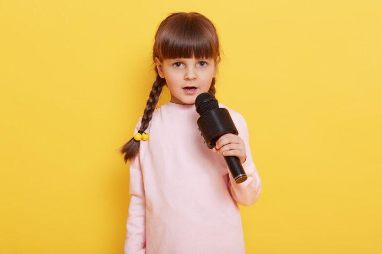 ילדים מראיינים את סבא וסבתא